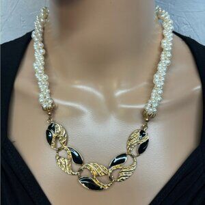 Vintage faux pearl gold tone black laminate necklace